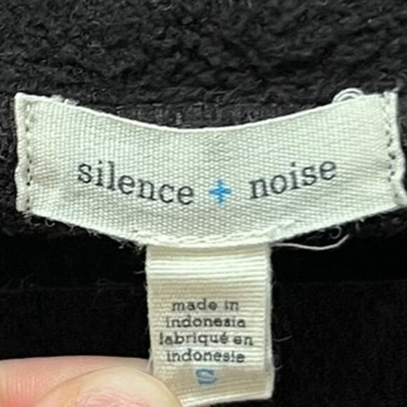 Urban Outfitters Black Terry Cloth Sheer Ruffle Hem 3/4 Sleeve Blouse Size Small - Picture 4 of 7